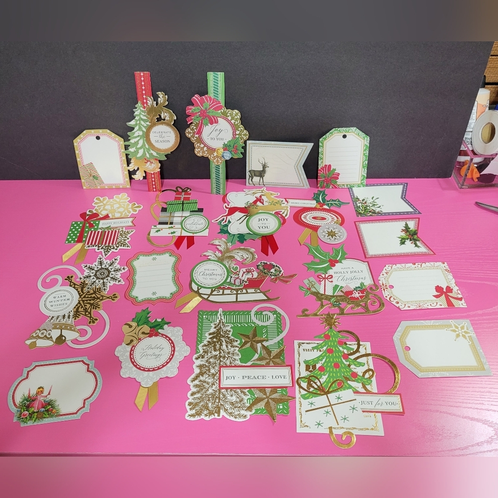 Anna Griffin Christmas Collage Card Toppers And Tags.  (0239)